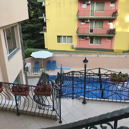 Apartment 62a Doctor Luben Lazarov Street